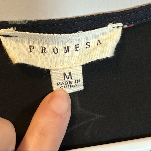 Promesa Floral Long Sleeve Dress medium zipper side - Picture 5 of 8